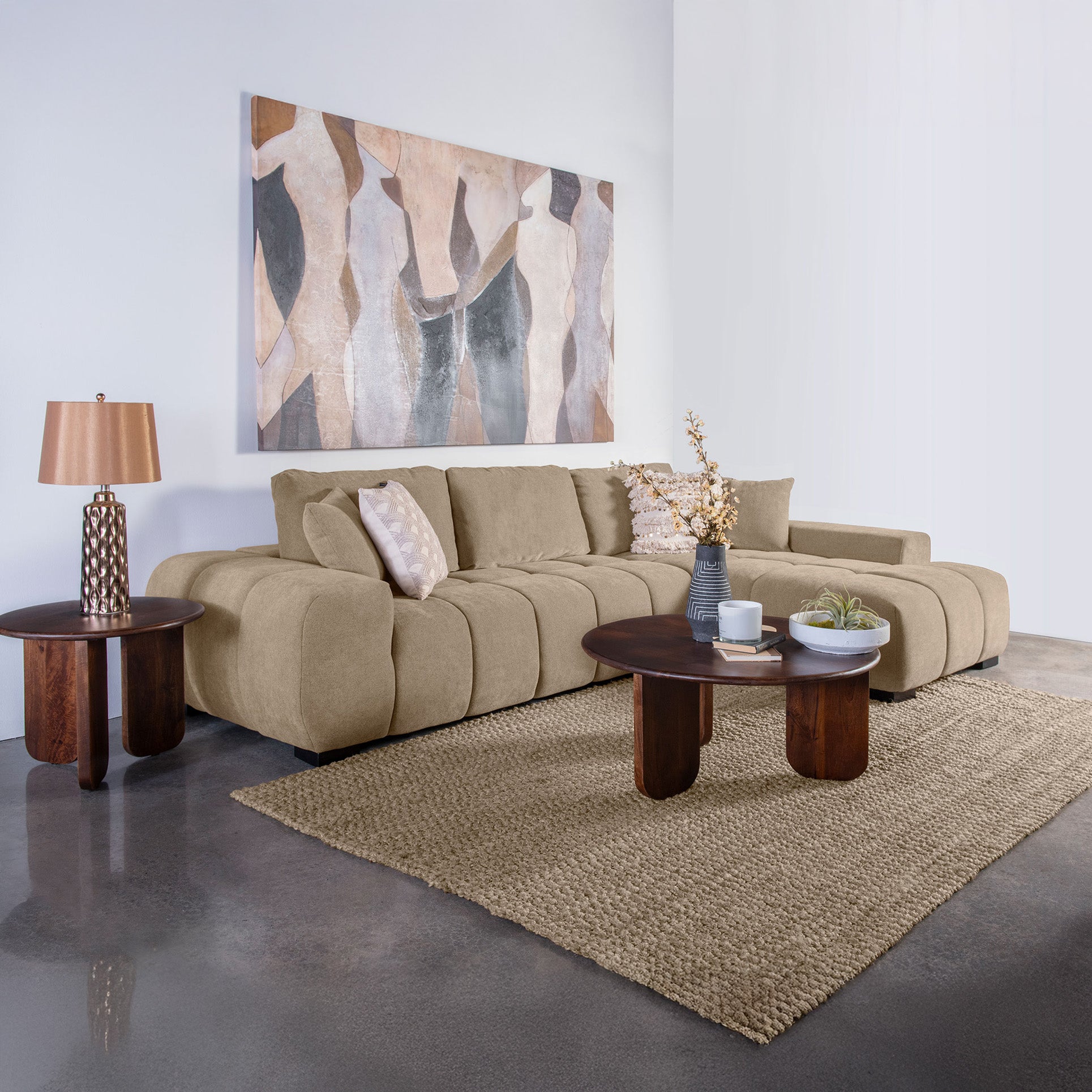 Modern Right-Facing Chaise Sectional Sofa in Upholstered Fabric | Exclusive Online Item