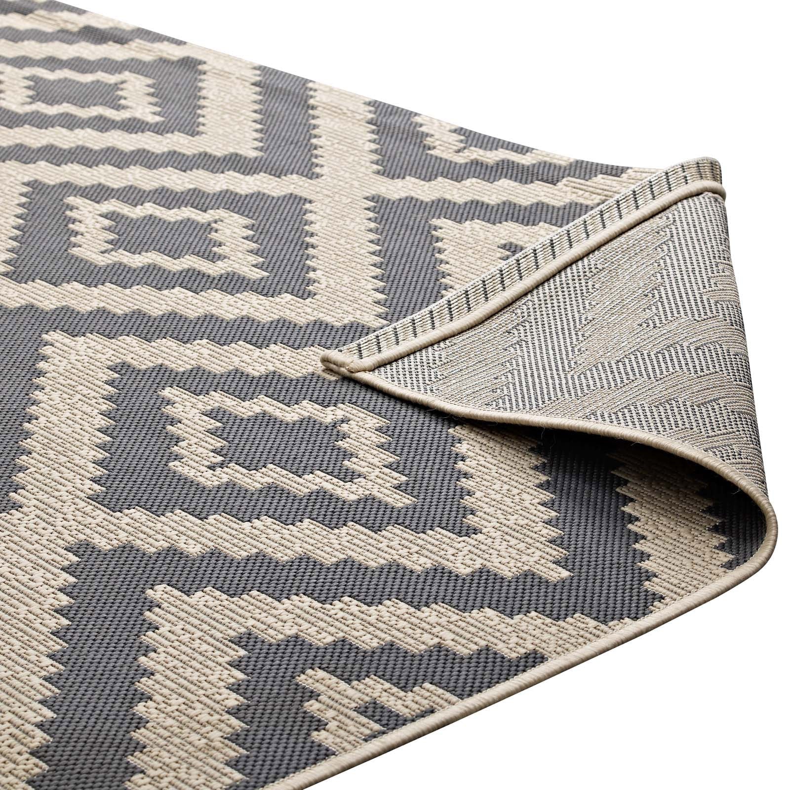 Neutral Geometric Diamond Rug