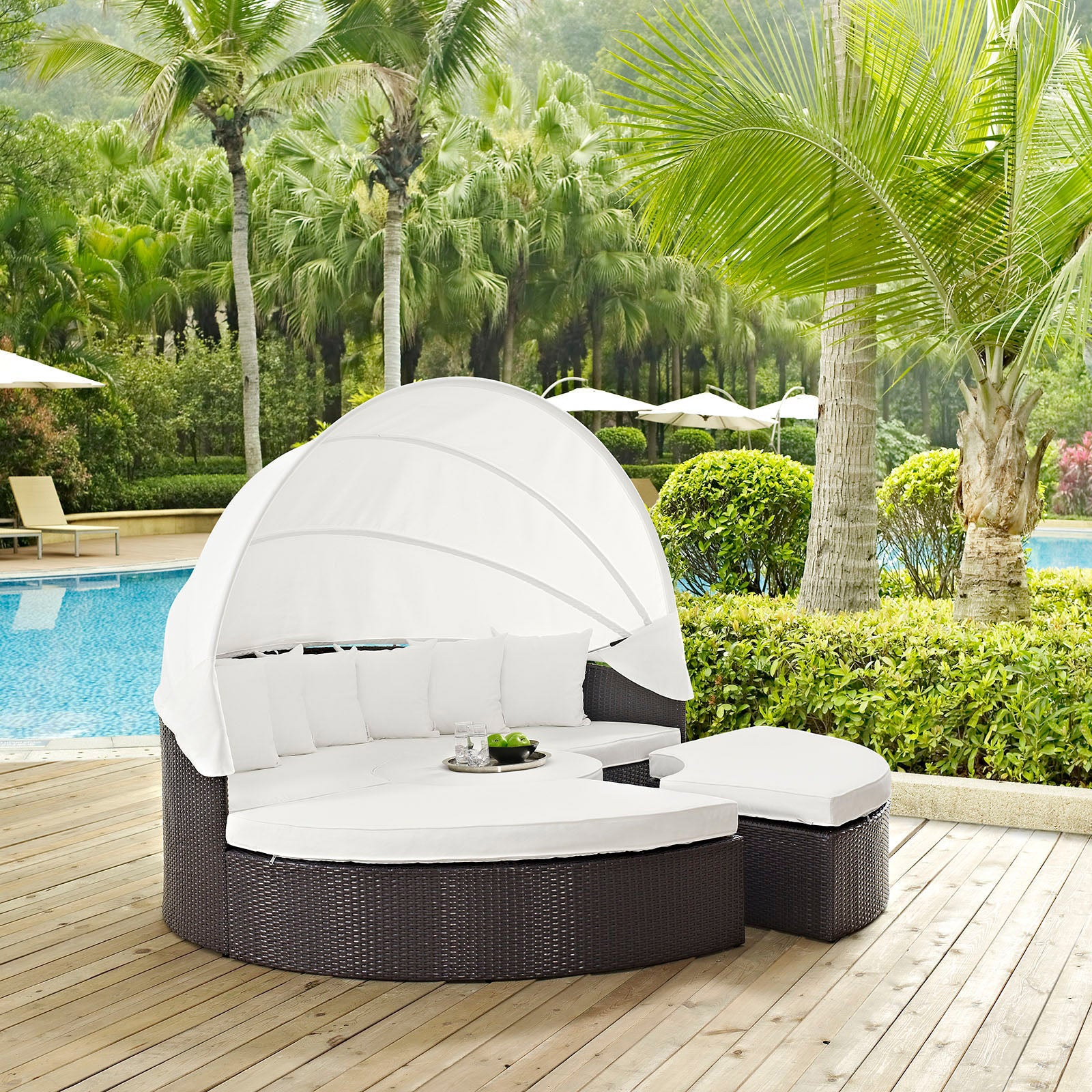 Outdoor Faux Rattan Canopy Daybed Set
