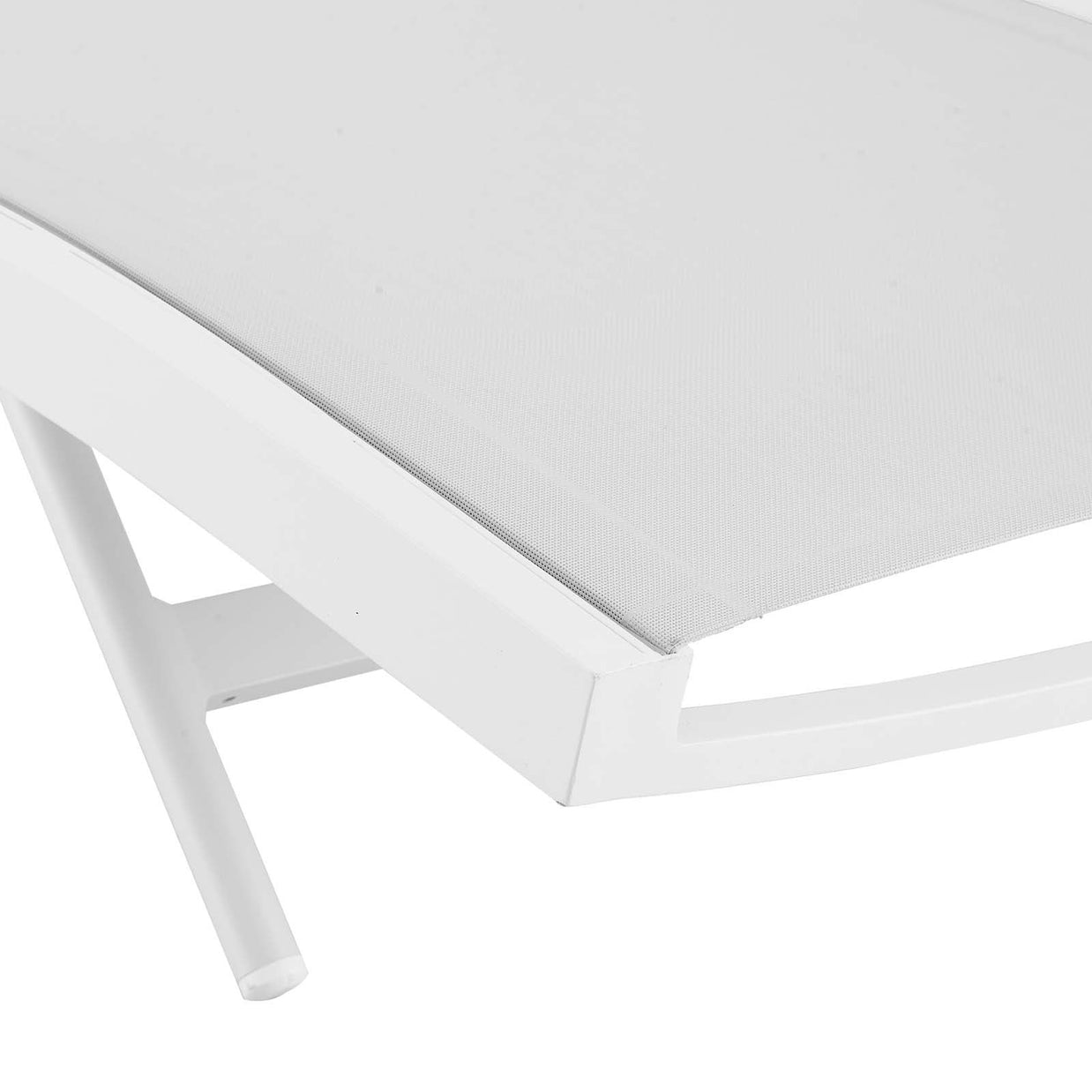Contemporary Outdoor Mesh Chaise