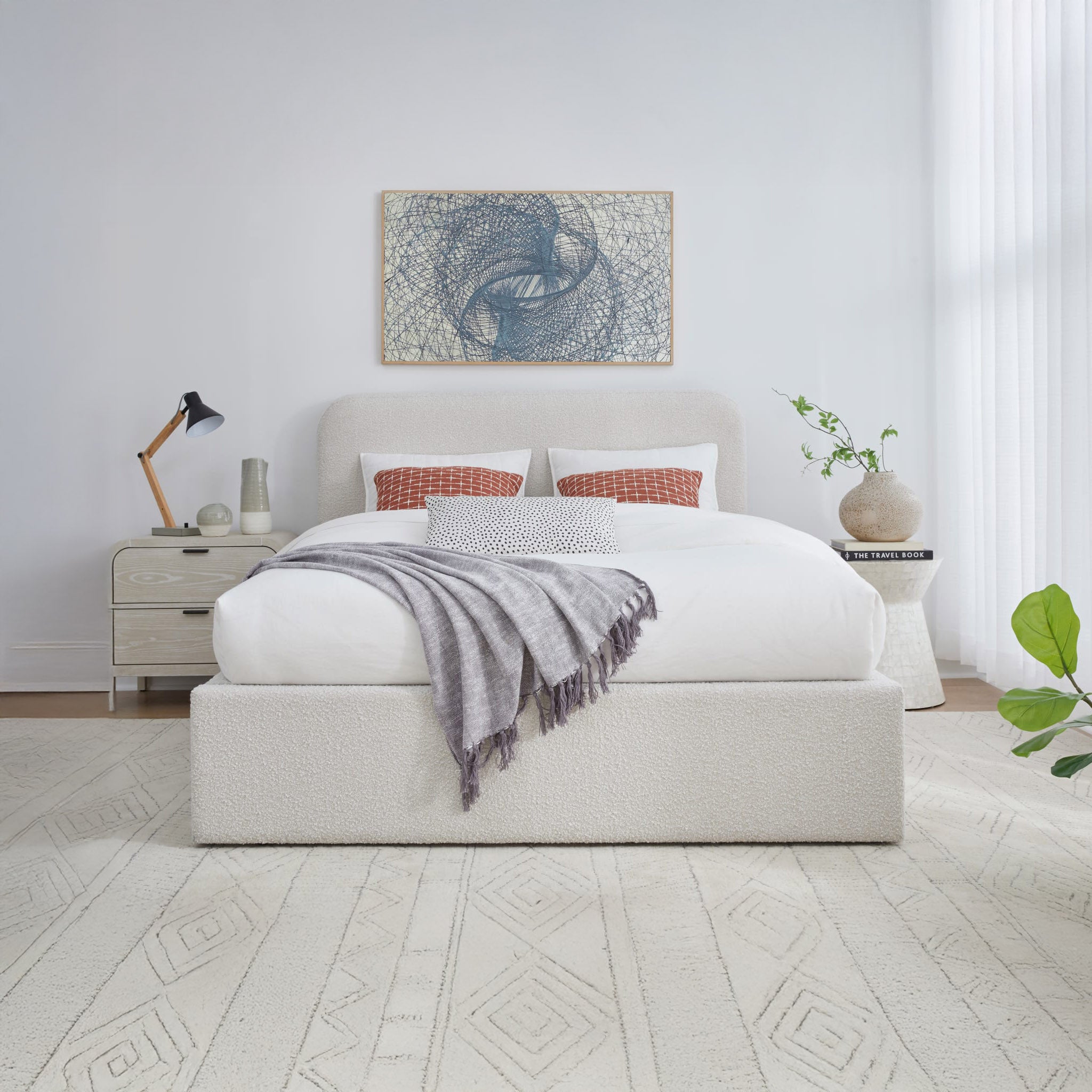 Off-White boucle bed