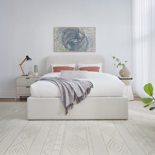 Off-White boucle bed