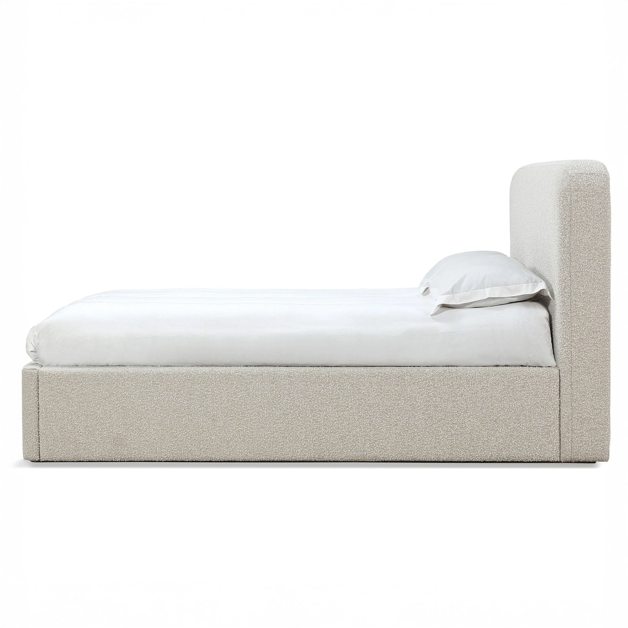 Off-White boucle bed