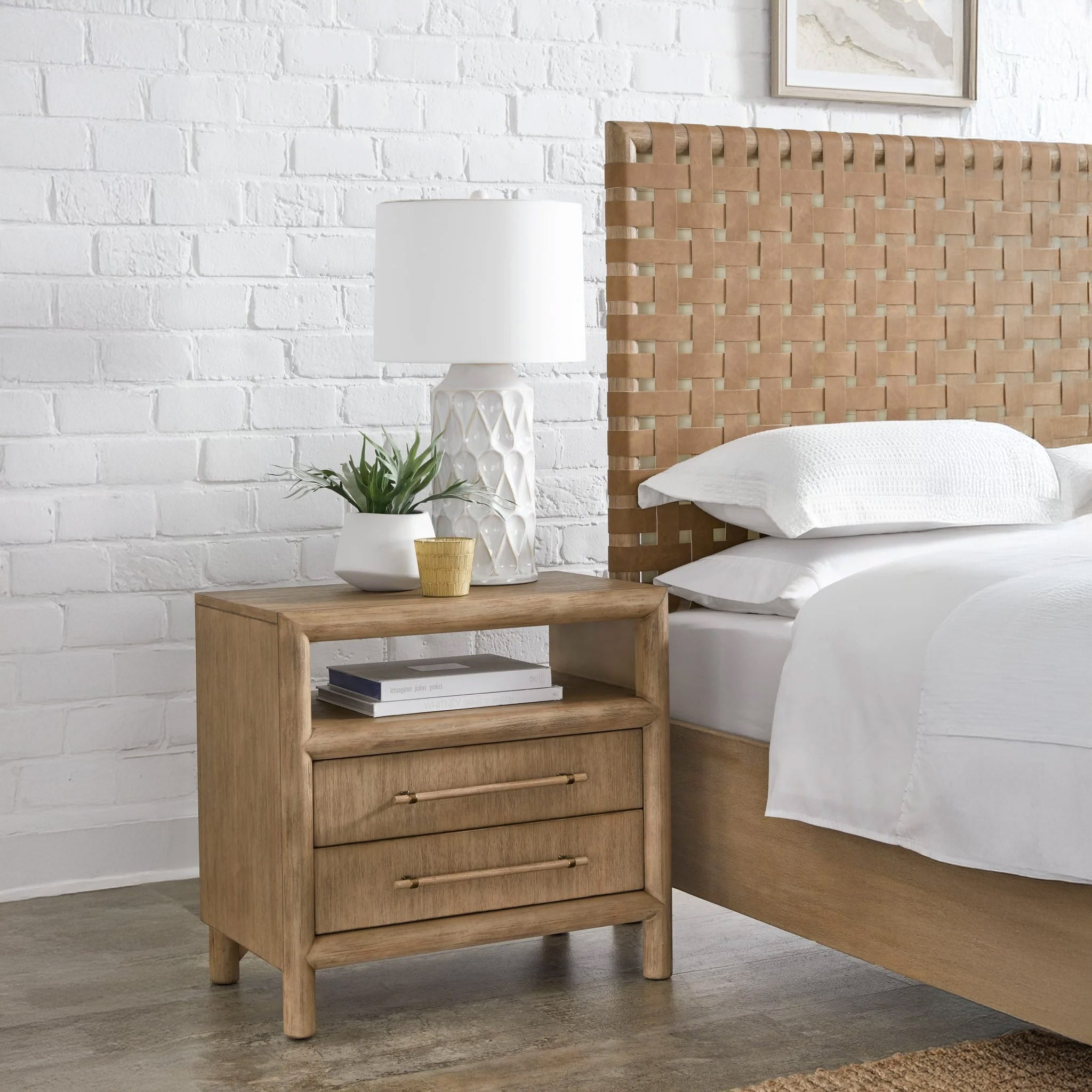 USB-Charging nightstand