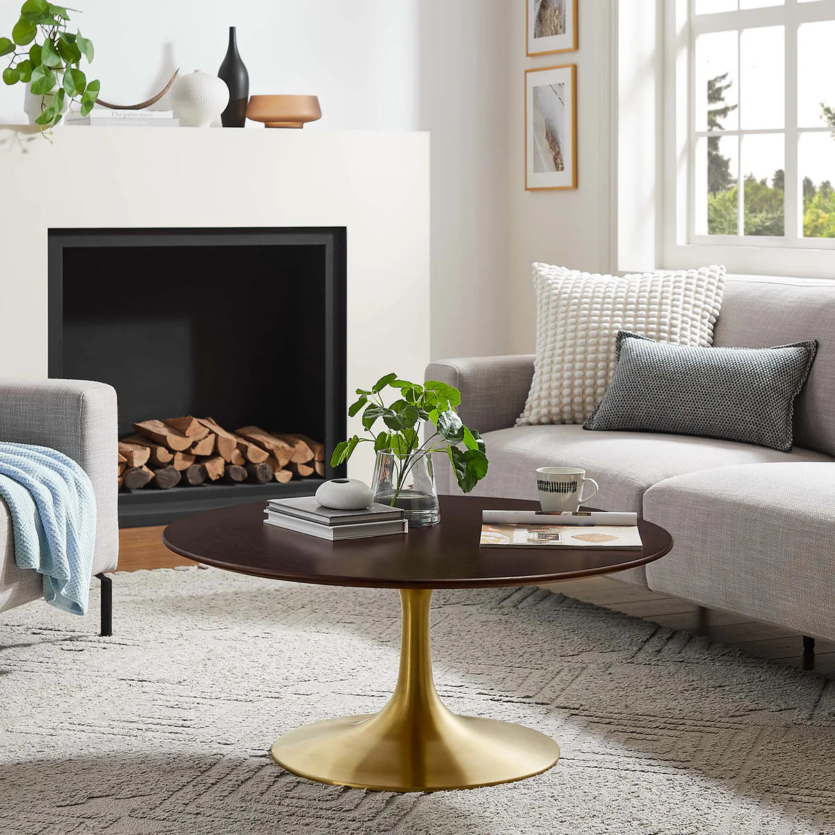 Mid-Century Round Coffee Table with Pedestal Base