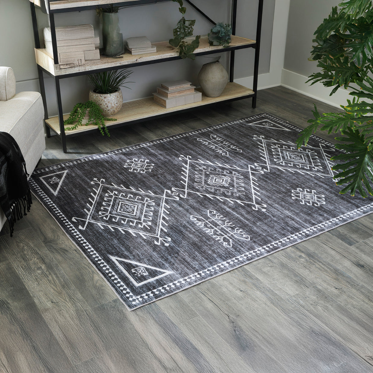 Distressed Geometric Washable Area Rug