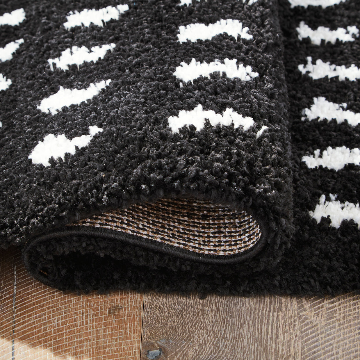 Black & White Shag With Tassel Area Rug