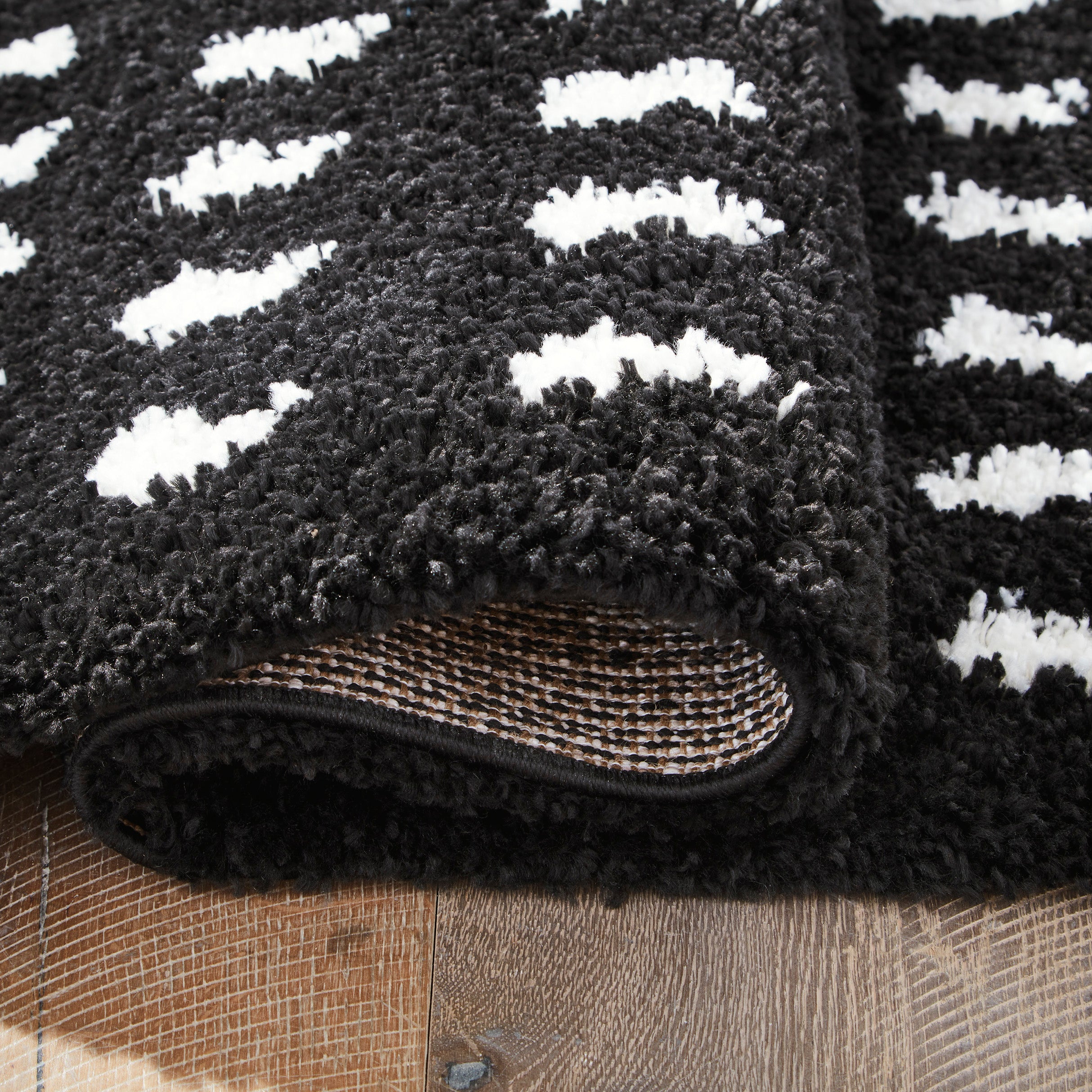 Black & White Shag With Tassel Area Rug