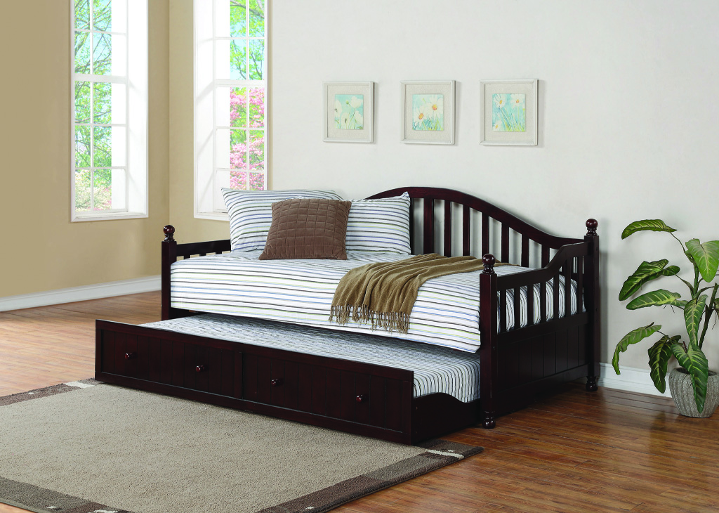Cappuccino Finish Daybed w/ Pull-Out Trundle