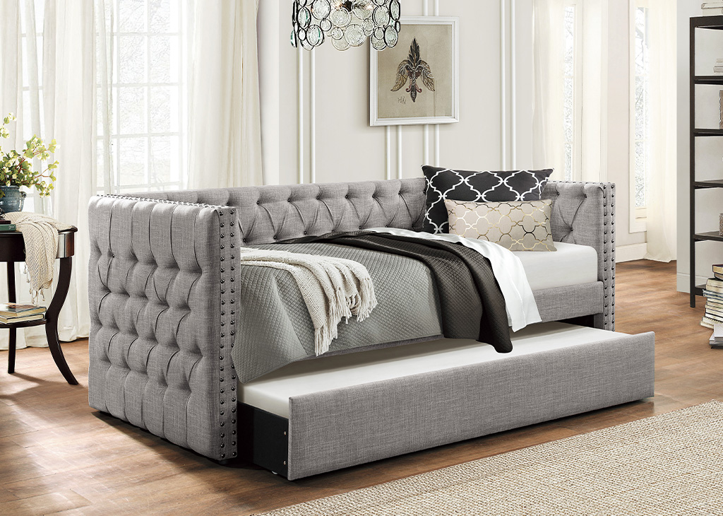 Tufted & Double Nailhead Daybed