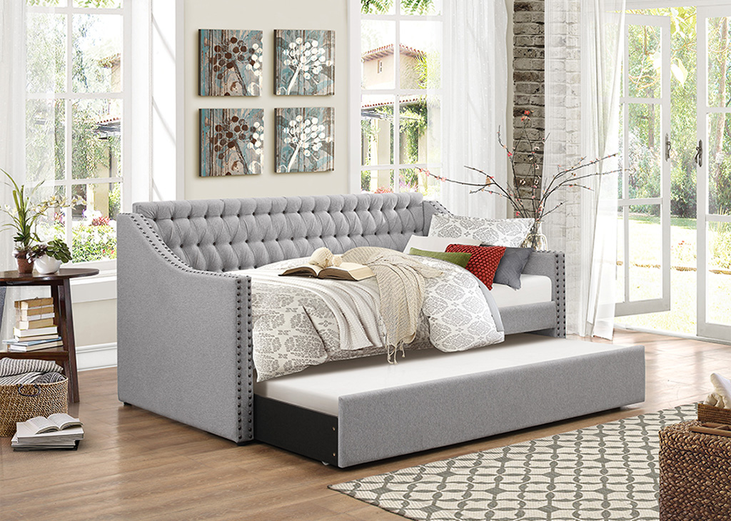 Curved Button Tufted Daybed w/ Trundle
