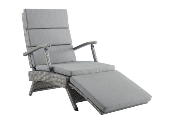 Outdoor Wicker Rattan Chaise in Gray