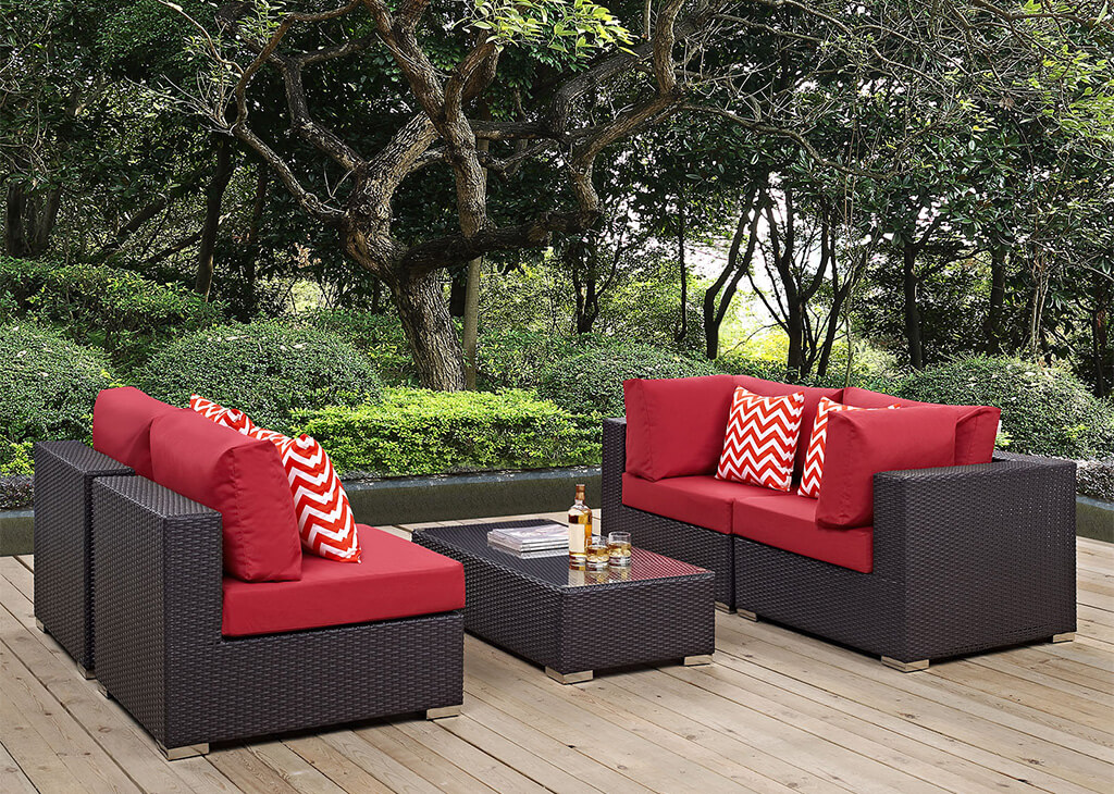 Outdoor Faux Rattan 5 PC Set in Red