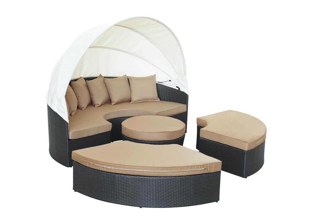 Outdoor Sun Canopy Daybed in Brown